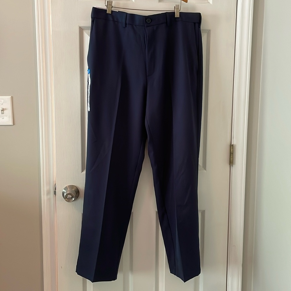 Men’s Haggar slacks. Size 38x32. New with tags.
